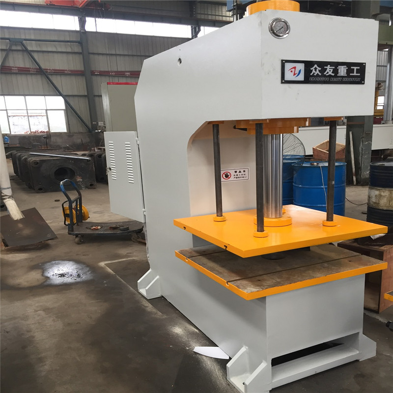 63噸臺(tái)面750×700帶導(dǎo)柱單臂液壓機(jī)