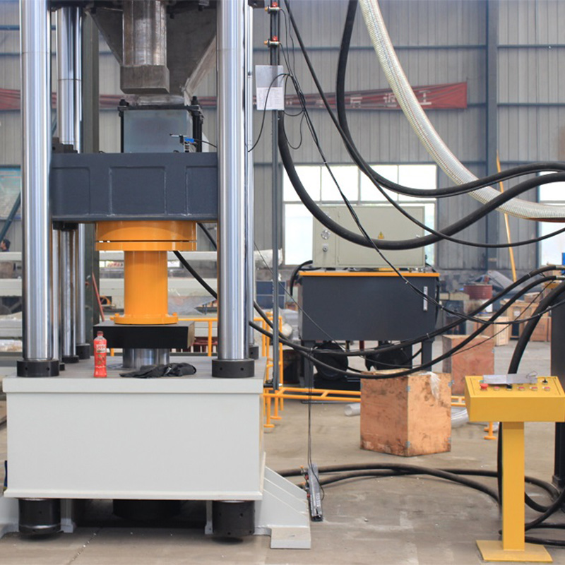 630噸三梁四柱鹽磚機