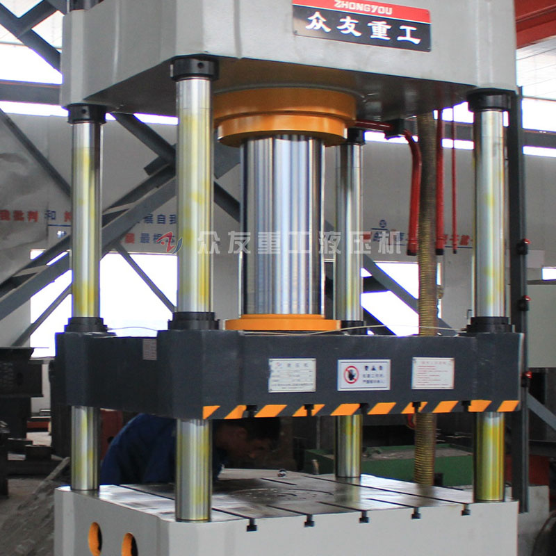 200噸不銹鋼蓋板四柱液壓機(jī)