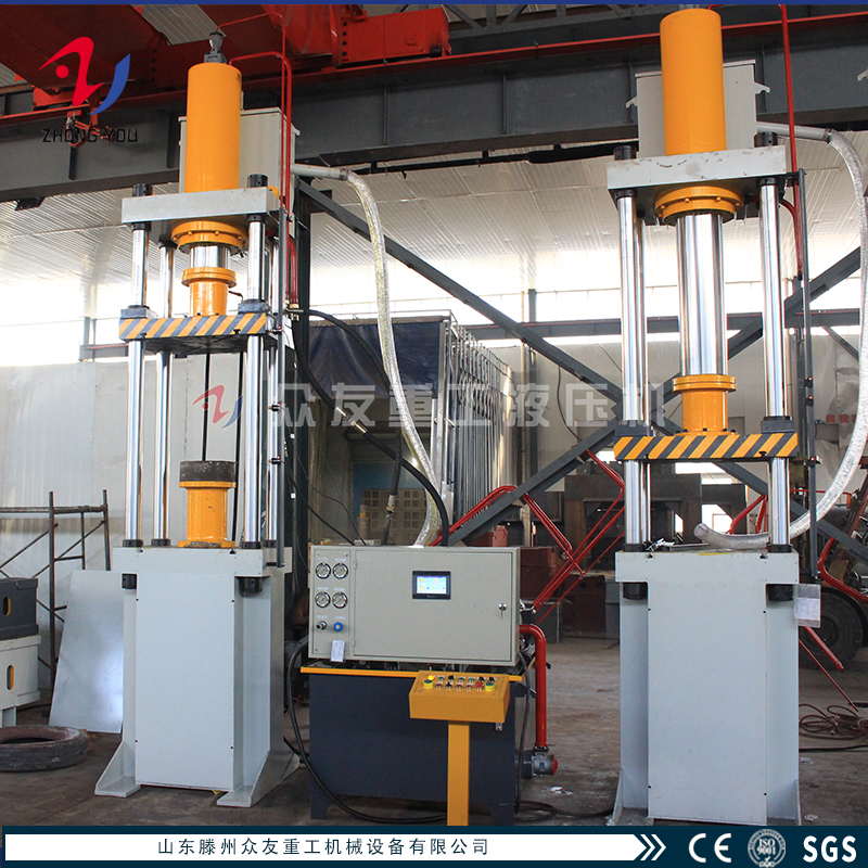 四柱油壓機(jī)在試壓時有哪些注意事項(xiàng)？