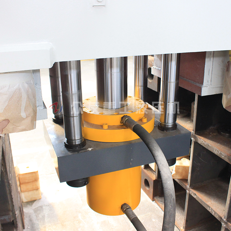 400噸牛羊舔磚液壓機(jī) 400噸鹽磚機(jī) 400t鹽磚壓塊機(jī)